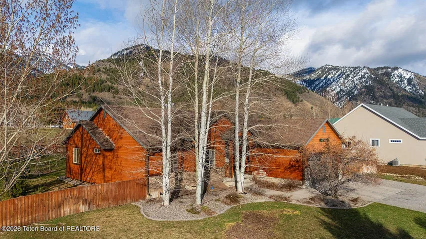 293 ALTA Drive, Star Valley Ranch, WY 83127