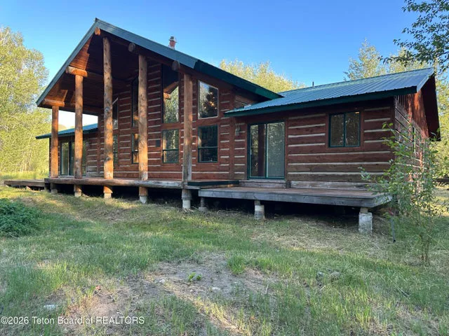 486 W 10000 N, Tetonia, ID 83452