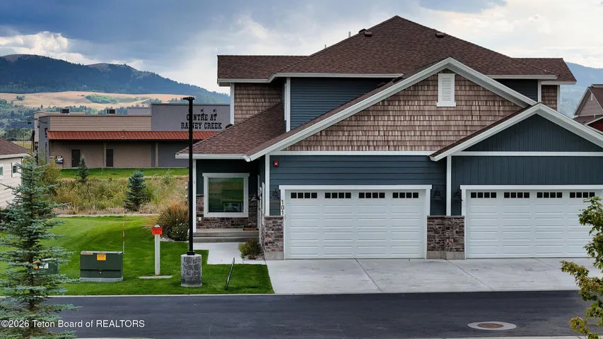 101 CREEKSIDE Lane, Swan Valley, ID 83449