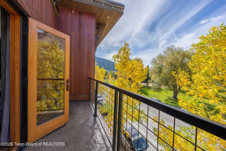 170 N MILLWARD Street 301, Jackson, WY 83001