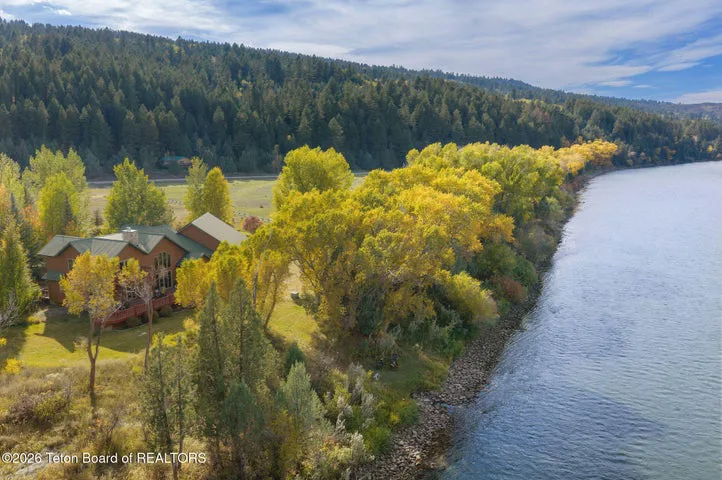 711 SNAKE RIVER Road, Swan Valley, ID 83449