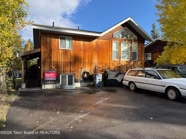 560 E KELLY Avenue APT A, Jackson, WY 83001